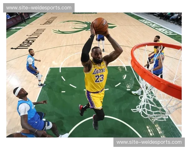 吉昂19+11+4帽手刃旧主雷霆 全能表现助雄鹿客场取胜 吉昂19+11+4帽手刃旧主雷霆 全能表现助雄鹿客场取胜